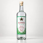 Garrafa da Cachaça Batista Prata 700ml com rótulo branco e estrela vermelha e verde, sobre fundo claro