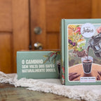 Caixa da Coleção Origens da Fazenda Jotacê com a frase “O caminho sem volta dos cafés naturalmente doces” em destaque.