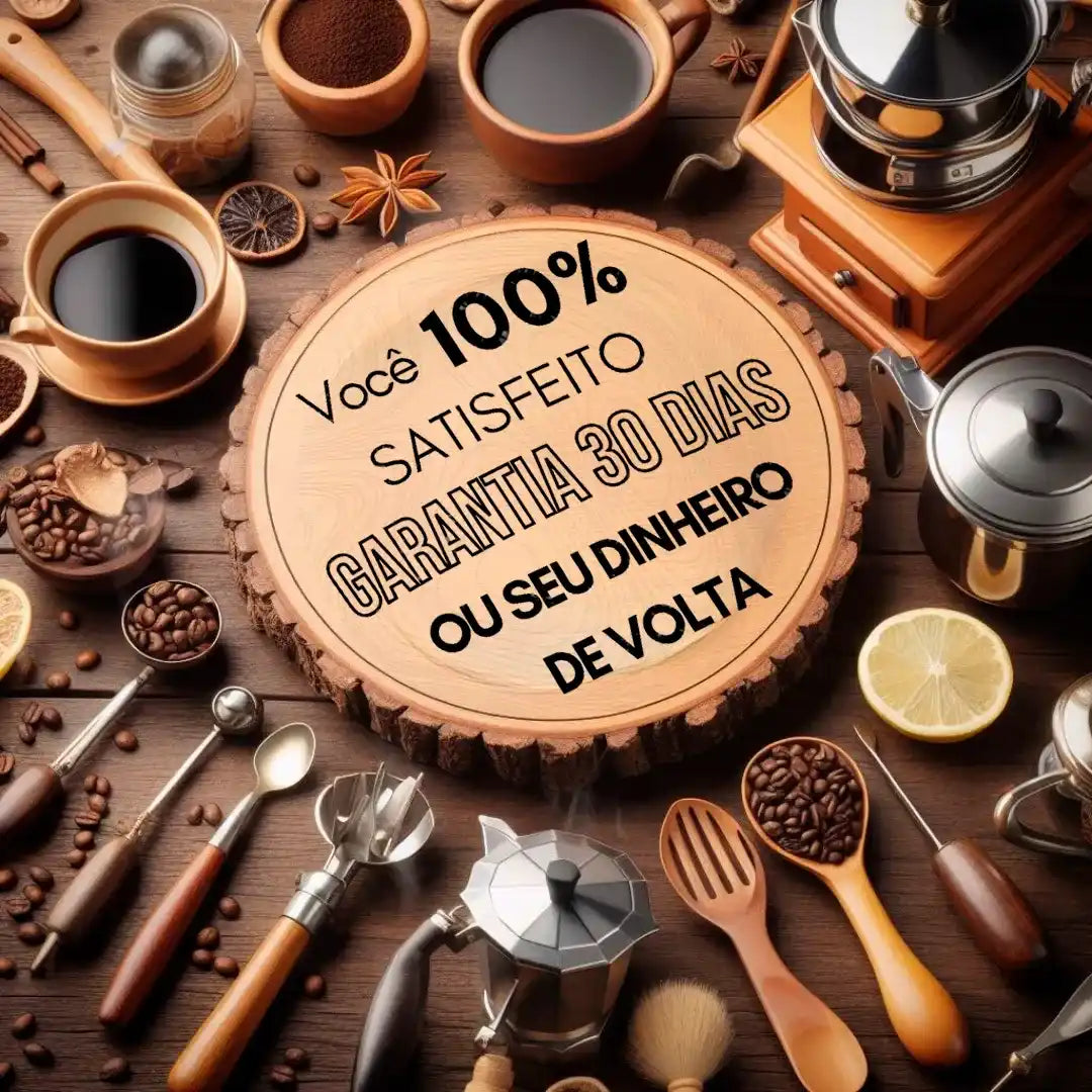 Conjunto de utensílios de café com garantia de satisfação em tábua de madeira, cercado por ingredientes e ferramentas.